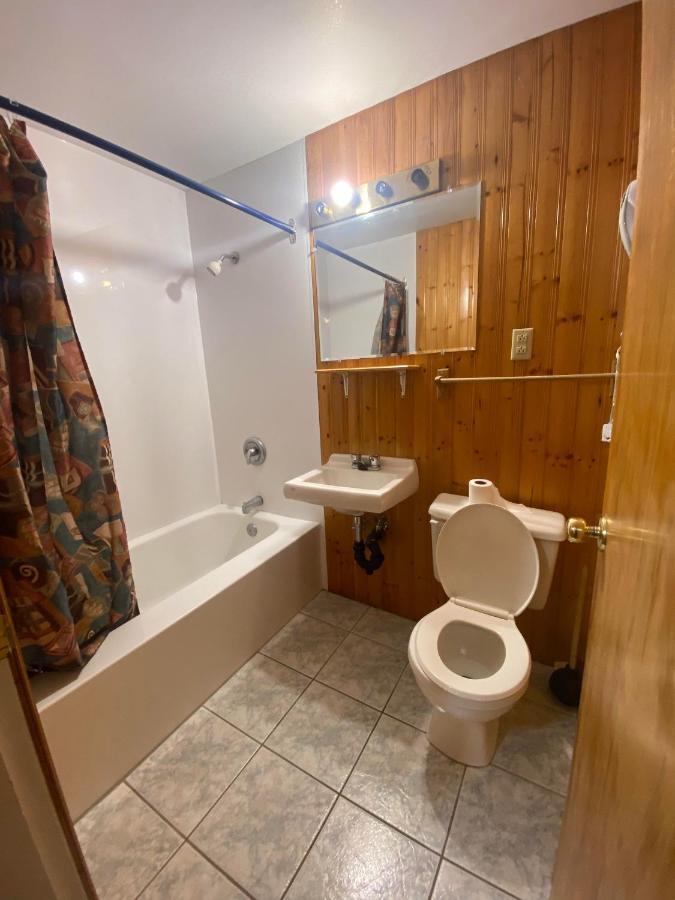 Hillcrest Motel Сент-Джон Экстерьер фото